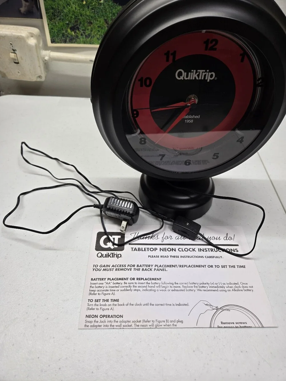 QuikTrip QT Gas Pump Globe Style Neon Clock/Lamp Excellent Condition. See Pics.